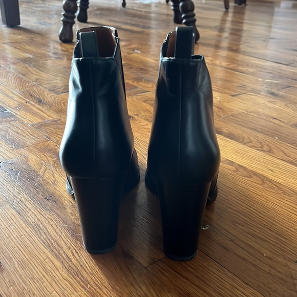 & Other Stories black real leather heeled ankle booties - Picture 4 of 4